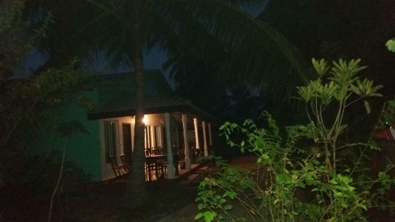 Theepan'S Home Nilaveli Exterior foto