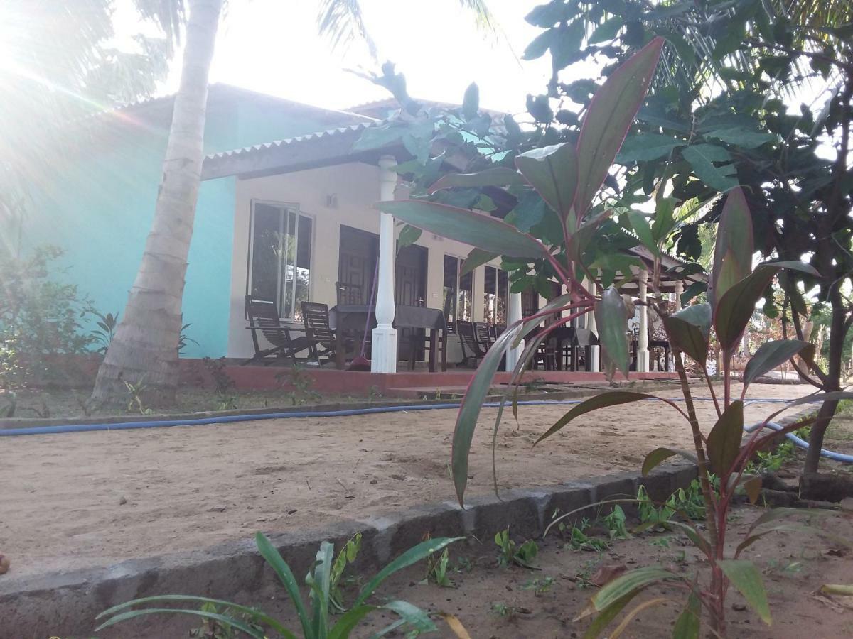 Theepan'S Home Nilaveli Exterior foto