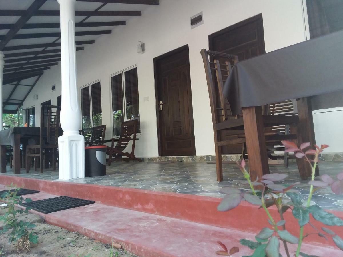 Theepan'S Home Nilaveli Exterior foto